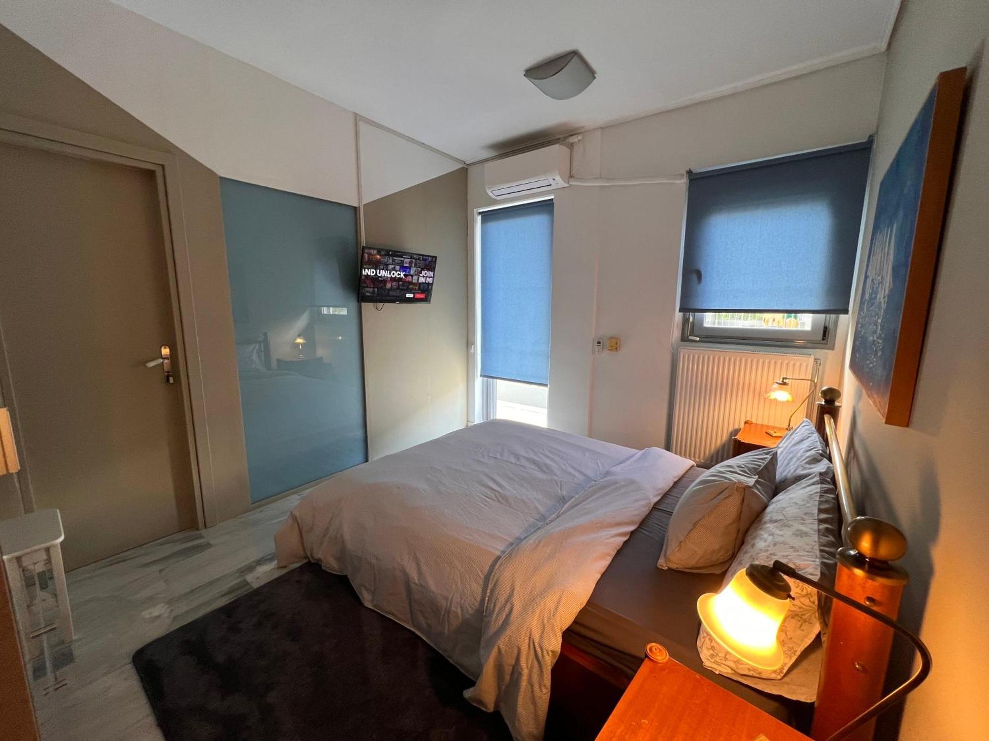Blue Spacious Flat Wt Parking Nr Marousi Hospitals, By Promoshomes アテネ エクステリア 写真